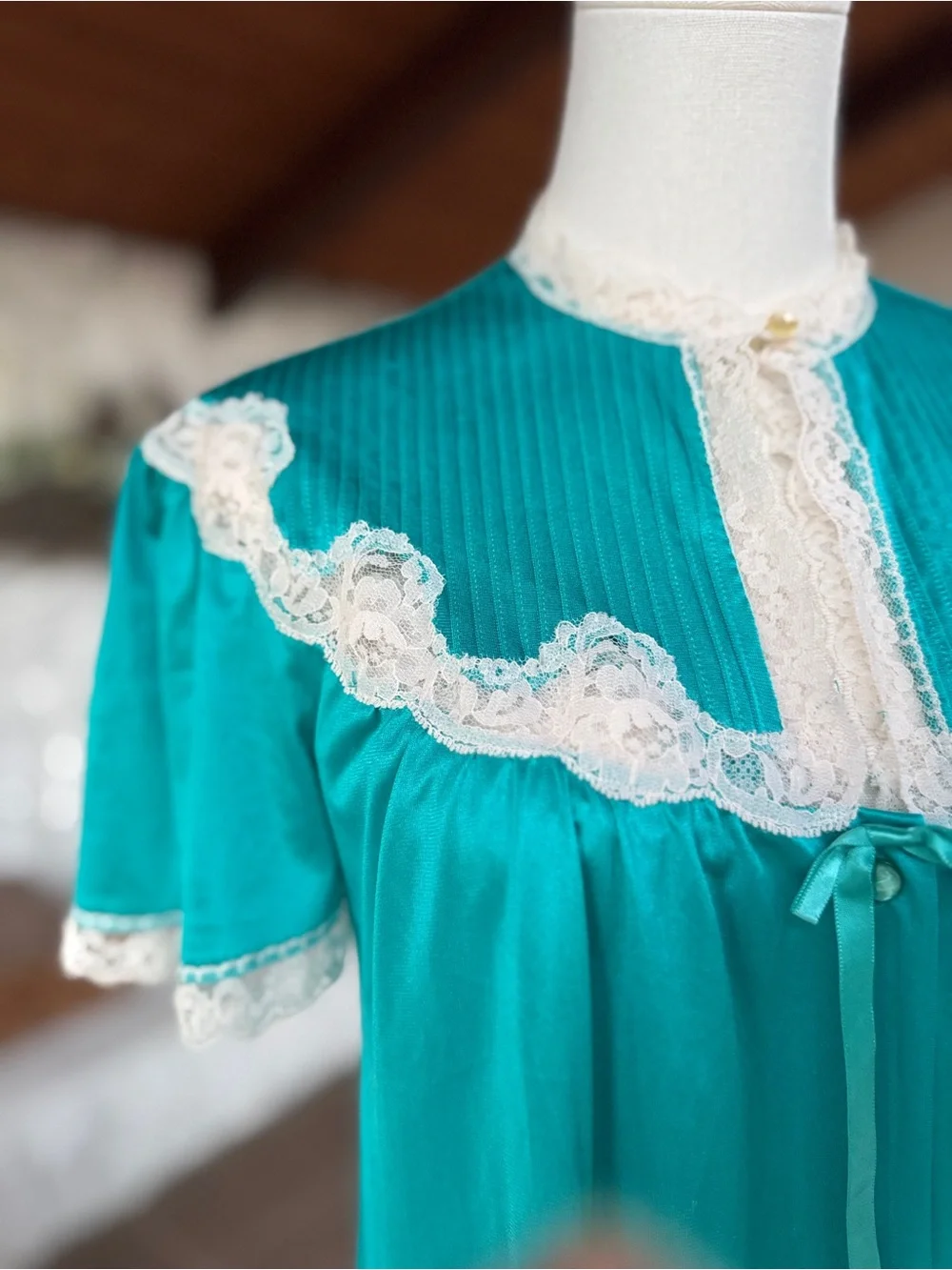 Vintage JC Penney Teal Aqua Nylon Satin Peignoir Set with Cream Lace Trim - Picture 7 of 16